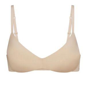 NWT Skims Wireless Form Plunge Bra sz 38B Color Sand